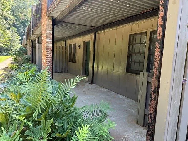 2 bed, 1.0 bath, 960 sqft, $1,900 — Photo 3
