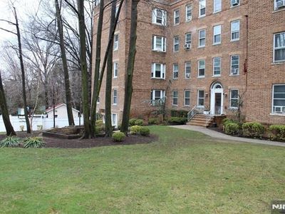 250 Broad Ave APT 4B, Leonia, NJ, 07605