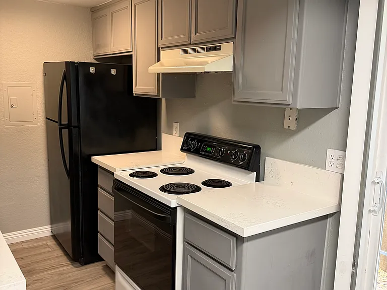 1720 G St #3 — Photo 11