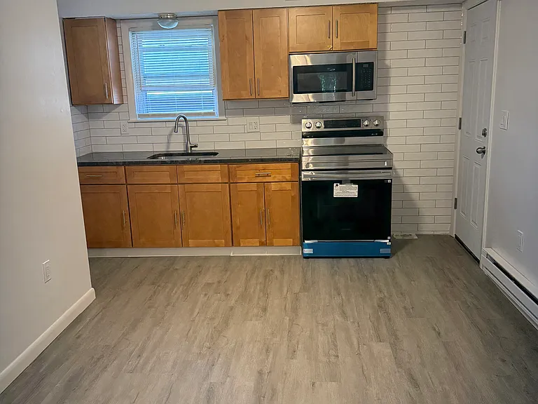 427 High St #4 — Photo 2