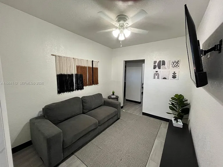 140 NW 13th St #148-1/2 — Photo 7