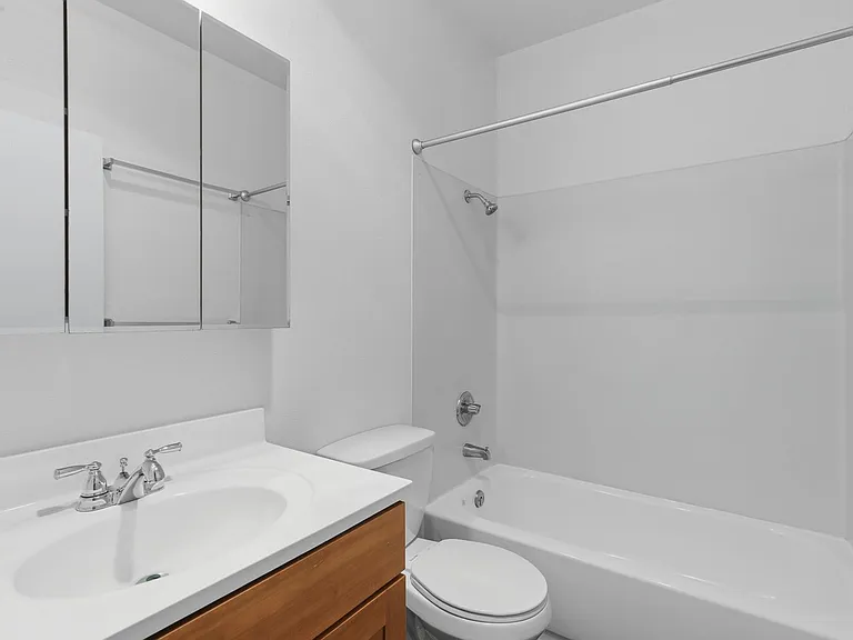 Pine Street Apartments — Photo 17