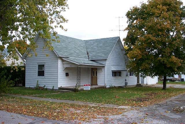 1st image of 717 Klotz St