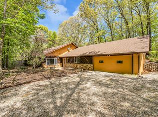 1521 S Wild Oaks Dr, Nixa, MO 65714