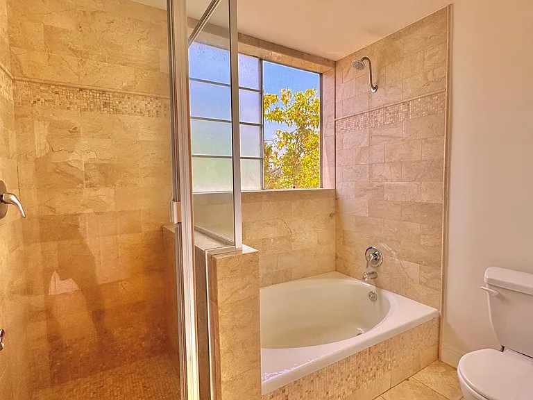 11812 Gorham Ave #Penthouse 1 — Photo 21