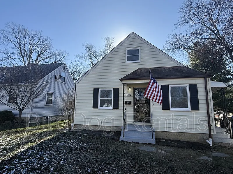 427 Chatham Rd photo 1