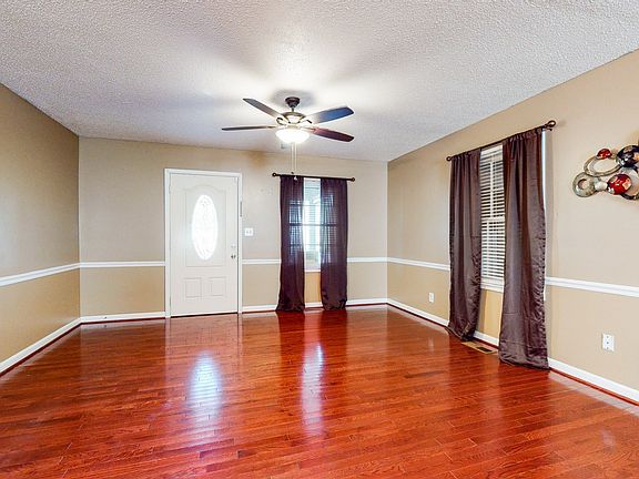 2nd image of 9 Pioneer Dr