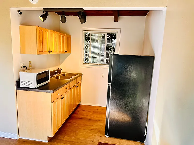 1101 E Grand Ave — Photo 135