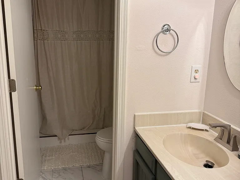 6825 Vivian Dr NE — Photo 48