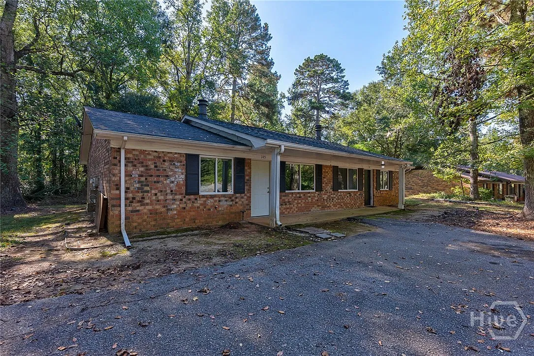 2 bed, 1.0 bath, 880 sqft, $1,250 — Photo 2