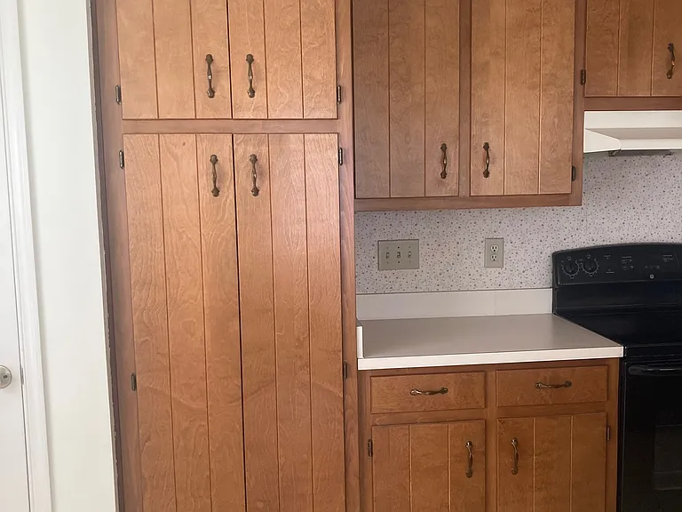 610 Barbara Ct — Photo 11