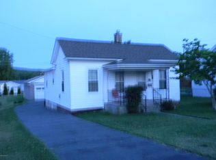 910 6th St, Radford, VA 24141