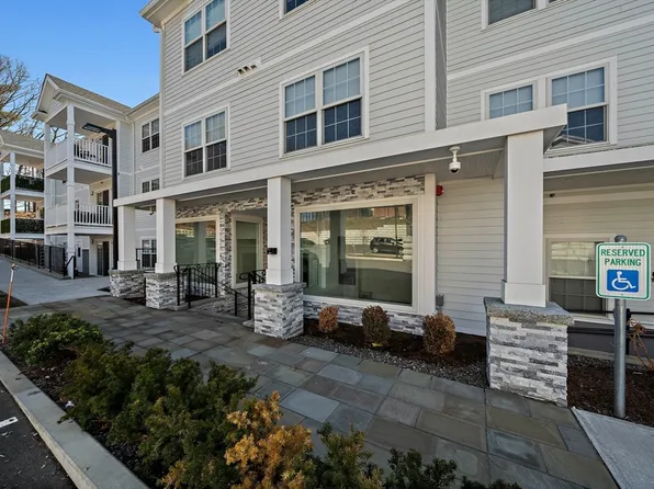 2239 Washington St #208, Canton, MA 02021