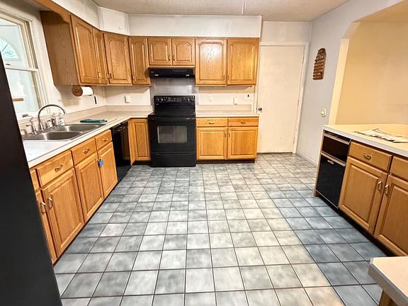 5th image of 4331 Estate Dr