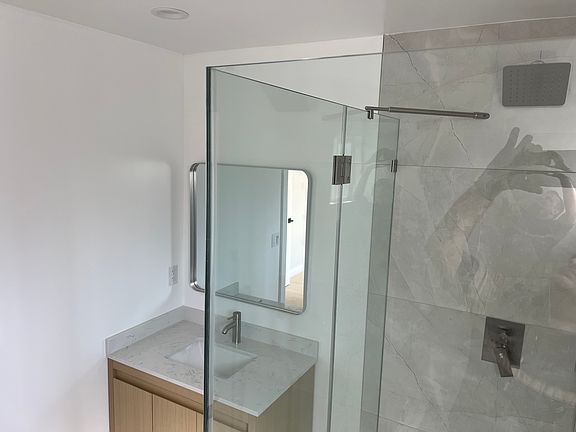 4th image of 8530 Penfield Ave #2