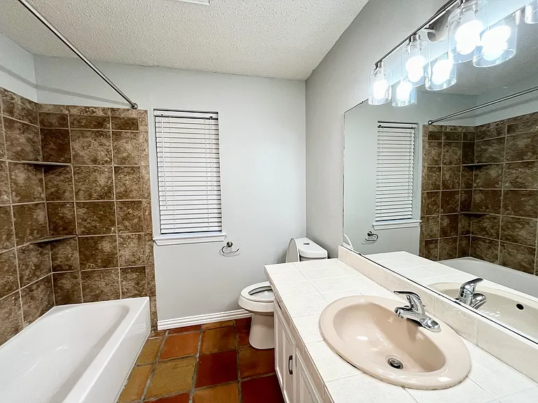 5008 Millsprings Dr — Photo 13