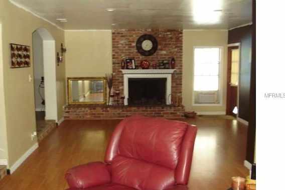2nd image of 1410 E Private Dr