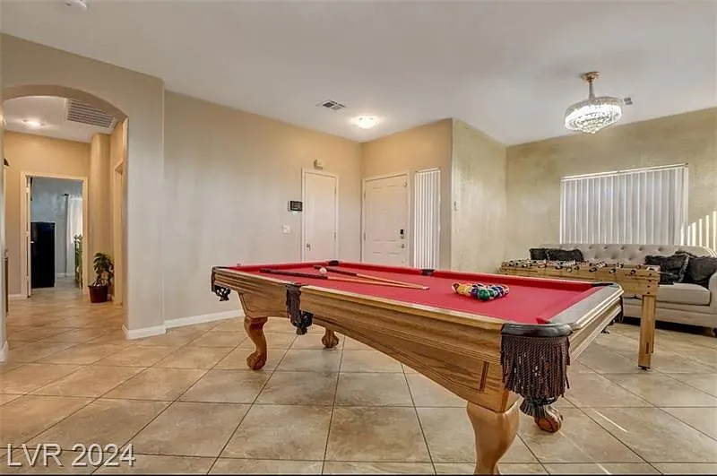 3 bed, 2.0 bath, 1873 sqft, $4,900 — Photo 4