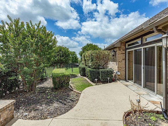 3rd image of 11029 Owl Creek Dr