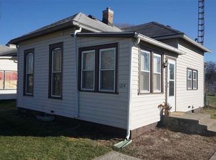 1214 N Kankakee St, Lincoln, IL 62656