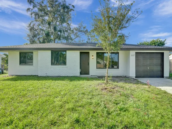 1117 SE Stewart Road, Port St Lucie, FL 34952