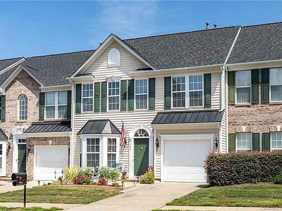 2nd image of 324 Dusk Dr