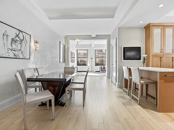 3rd image of 31 E 28th St Penthouse W