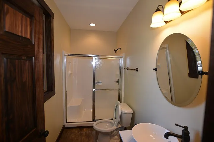 416 E 4th St — Photo 28