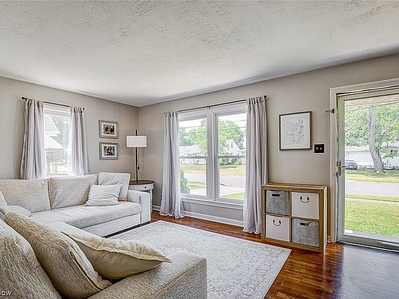 4th image of 3257 7th St