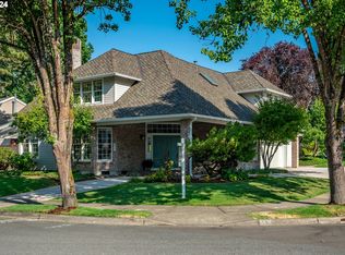 5831 Suncreek Dr, Lake Oswego, OR 97035