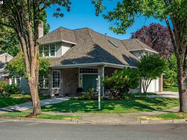 5831 Suncreek Dr, Lake Oswego, OR 97035