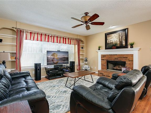2nd image of 3726 Elizabeth Dr