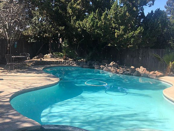 This pool does have a fence around it.