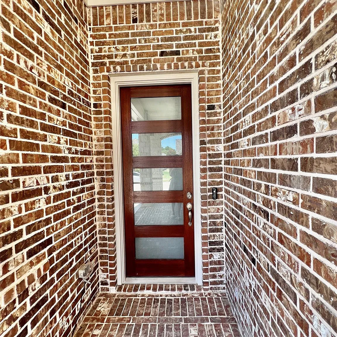 4 bed, 2950 sqft, $3,500 — Photo 2