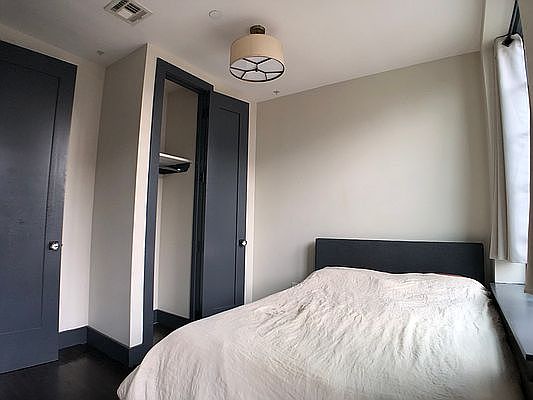 5th image of 1485 Gates Ave #3R