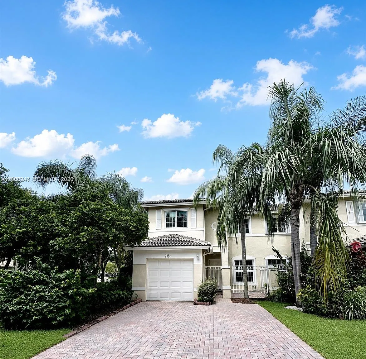 Pembroke Isles 1 — Photo 1
