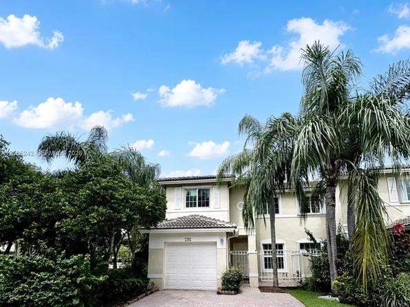 2297 NW 171st Ter, Pembroke Pines, FL 33028