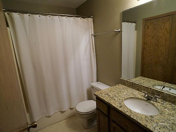 5th image of 14035 44th Pl N APT 3