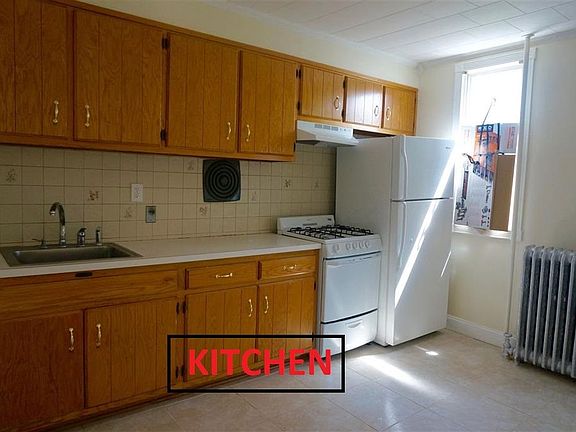 5th image of 33 Clarke Ave
