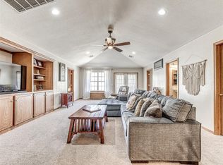 933 Luglena Ln, Purcell, OK 73080