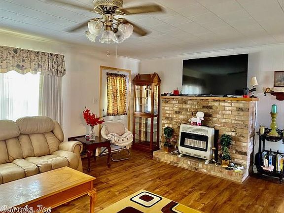 3rd image of 805 E Highlands Ave