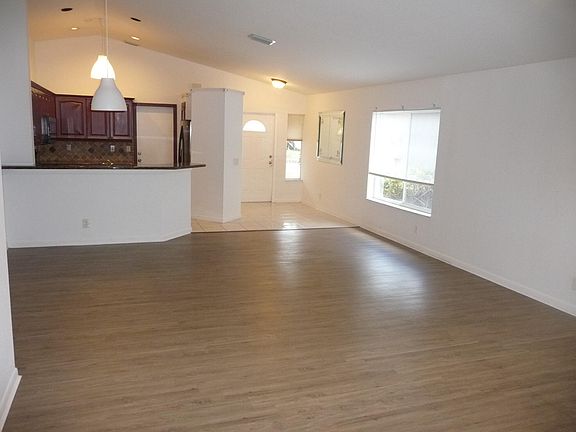5th image of 1535 Mira Vista Circle