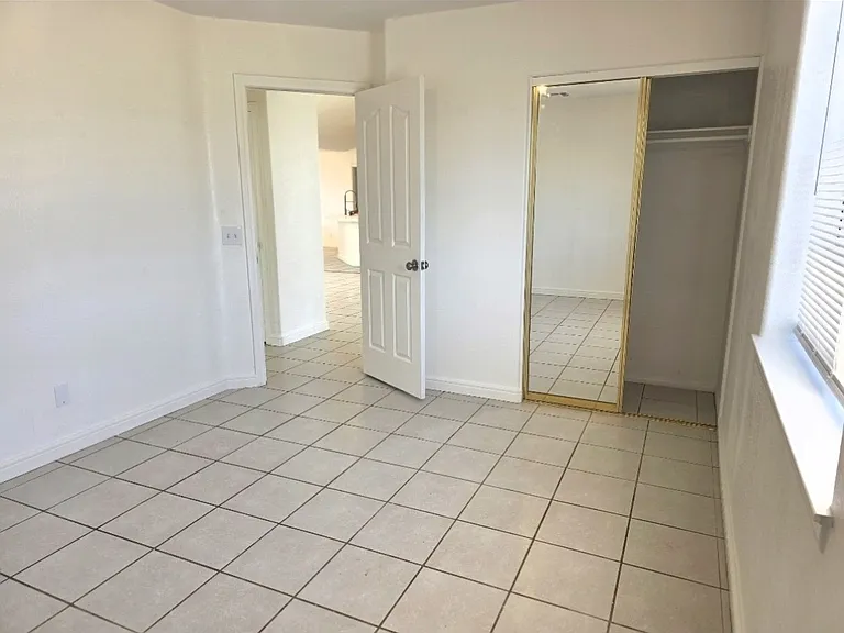 5126 Homestead Rd — Photo 12