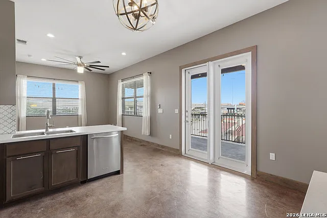 1542 N Alamo St #201 — Photo 6