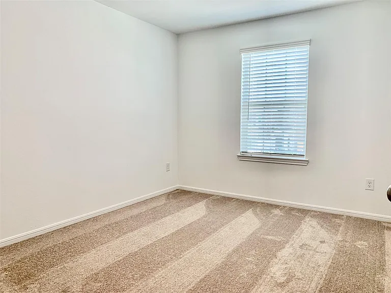 1024 Greenshank Dr — Photo 23