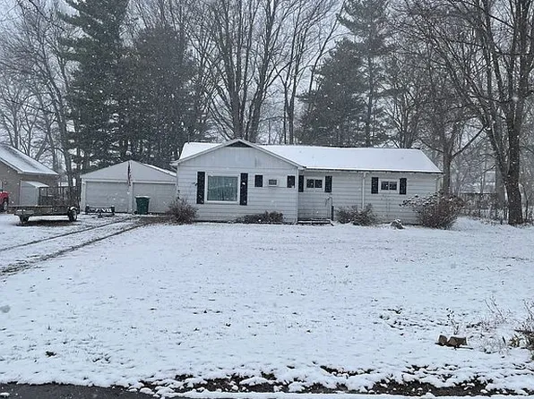 15235 Ackerson Dr, Battle Creek, MI 49014