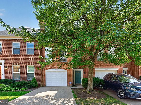 2nd image of 12054 Edgemere Cir