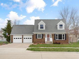 713 Cherry Dr, Geneseo, IL 61254