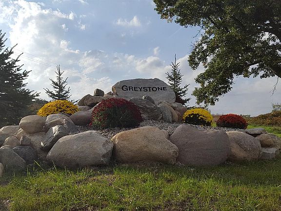 4th image of 660 Greystone Dr