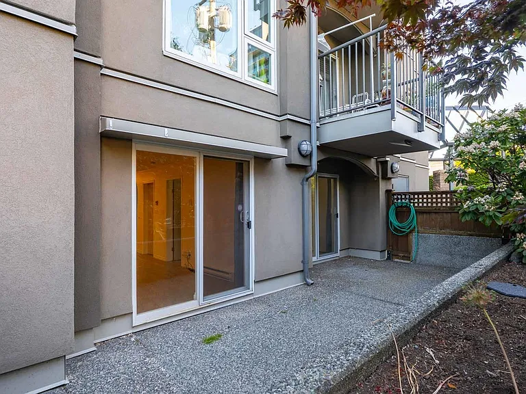 1550 Marine Dr #103 — Photo 16
